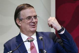Ebrard encabeza una misión comercial de México a Canadá para tratar la revisión del T-MEC