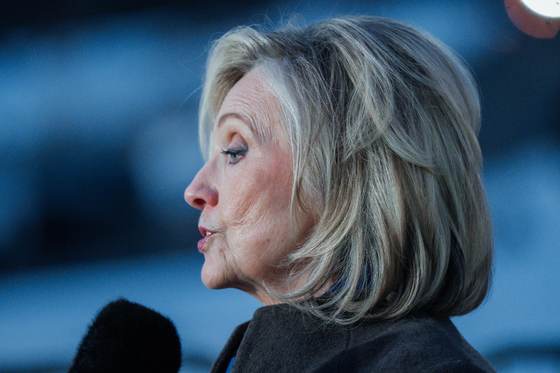 Congreso de EEUU publica videos íntegros de declaración de los Clinton sobre Epstein