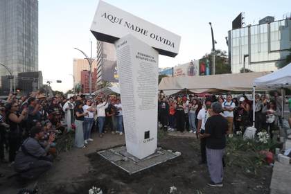 Instalan antimonumento en memoria de periodistas asesinados en México de cara al Mundial