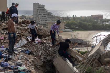 Suben a 3.811 los muertos por los terremotos en Venezuela
