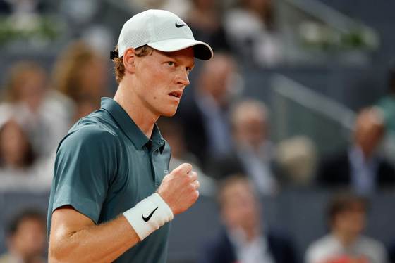 Sinner baja a Jódar de la nube