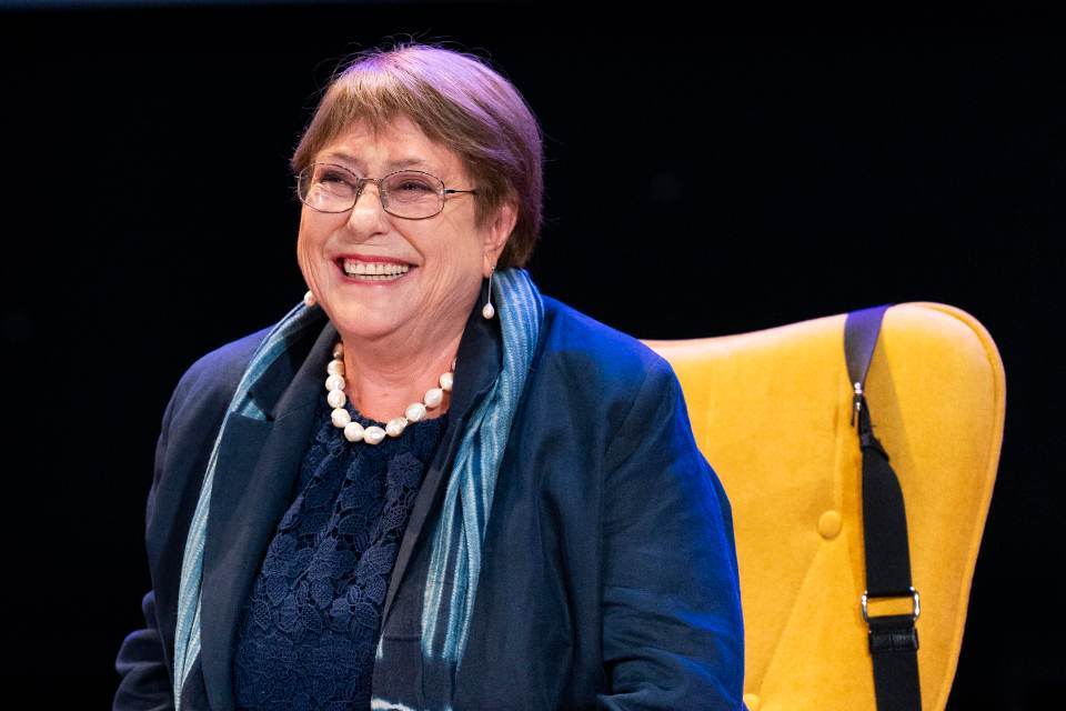 Canciller chino se reúne con Michelle Bachelet, candidata a secretaria general de la ONU