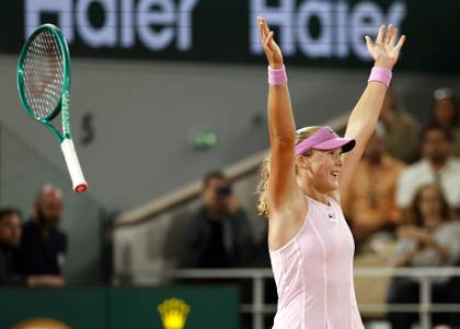 Andreeva aplasta a Kostyuk y jugará su primera final de un Grand Slam