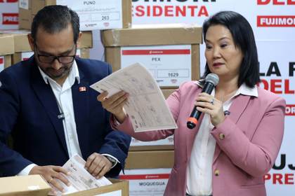 Keiko Fujimori espera ser proclamada como presidenta electa de Perú en los próximos días