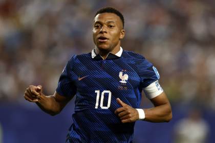 Mbappé supera a Ronaldo, iguala a Klose y queda a 2 del récord histórico de Messi
