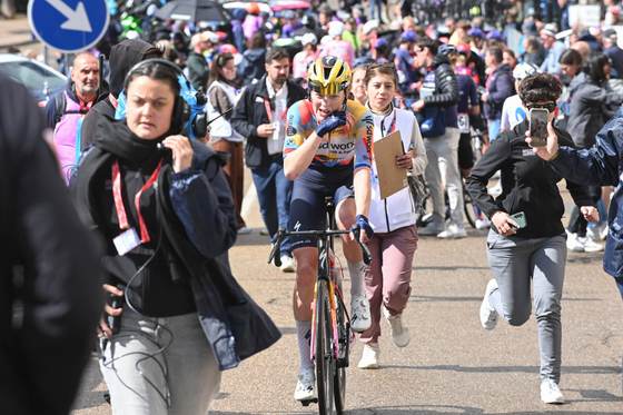 La Itzulia Women busca a la sucesora de Demi Vollering
