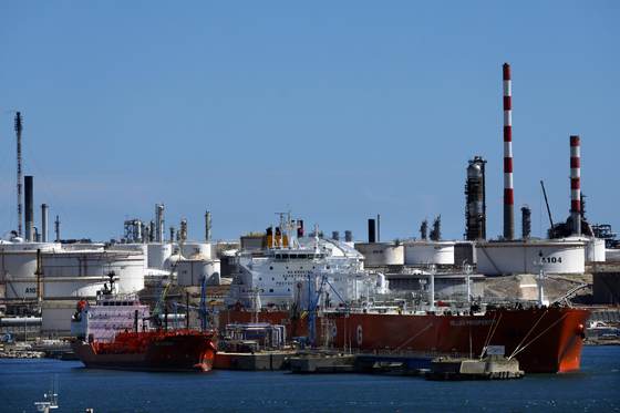 Bruselas constata una recuperación gradual de los flujos petroleros tras el acuerdo Irán-EE. UU.