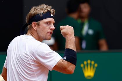 Davidovich vuelve a la tierra con un solvente triunfo ante Carreño