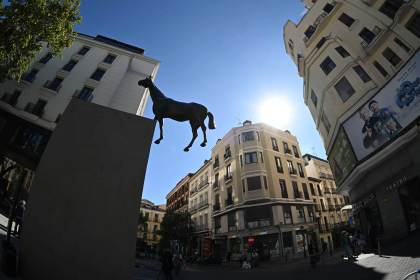 El artista mexicano Gonzalo Lebrija inaugura en Madrid su obra 'El rumor de la discordia'