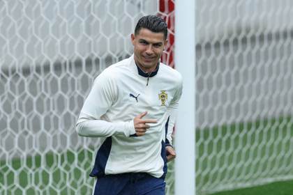 Hinchas mexicanos, decepcionados por no tener en el Azteca a Cristiano Ronaldo ni a Messi