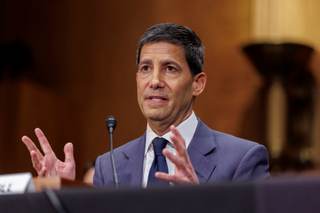 Comité del Senado da luz verde al candidato de Trump a la Fed y pasa el voto al plenario