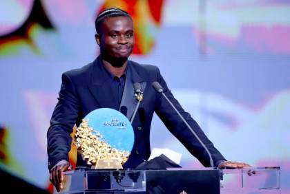 Bukayo Saka se lleva el premio Sócrates por labores humanitarias