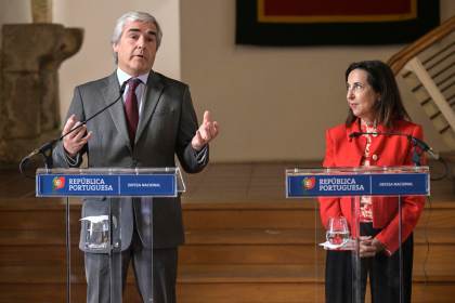 España y Portugal acuerdan la adquisición conjunta de vehículos tácticos militares