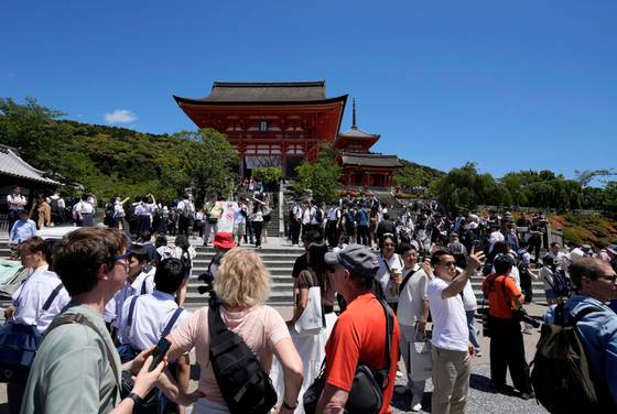 Japón bate récord de turistas en febrero con un alza del 6,4 % pese a la tensión con China