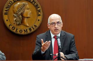 Colombia sube tipos de interés al 11,25 % en tensa reunión de la que se retiró el Gobierno