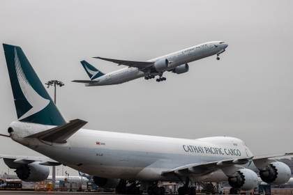 Un error de comunicación en un avión de Cathay activa la alerta de la OTAN en Rumanía