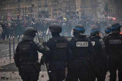 Hay 1.435 detenidos en Francia por las manifestaciones del sábado, "sin incidentes graves"