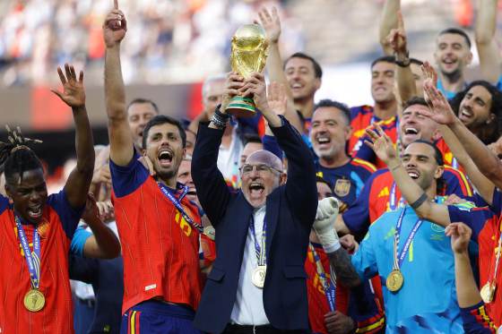 De la Fuente, Arteta, Luis Enrique, Emery y Kompany, nominados a mejor entrenador