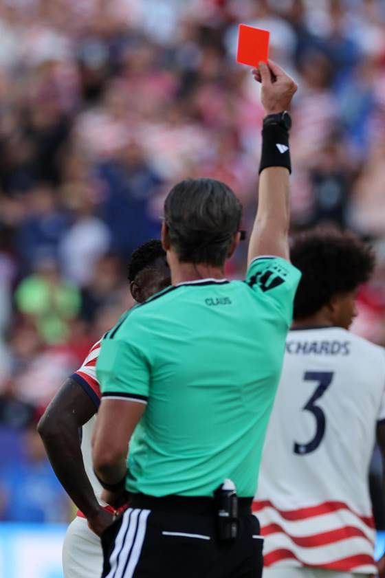 ¿Qué dice el artículo 27 por el que Balogun podrá jugar contra Bélgica?
