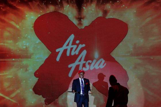La aerolínea 'low cost' AirAsia X adopta recargos por combustible por la crisis energética