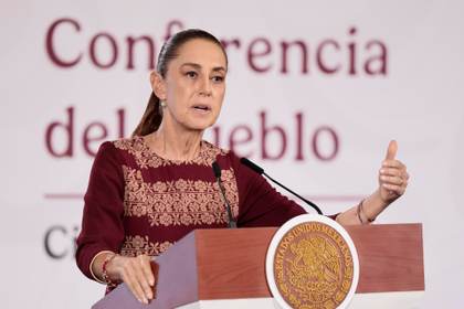 Sheinbaum defiende a exfiscal mexicano y dice que patrimonio millonario es "transparente"