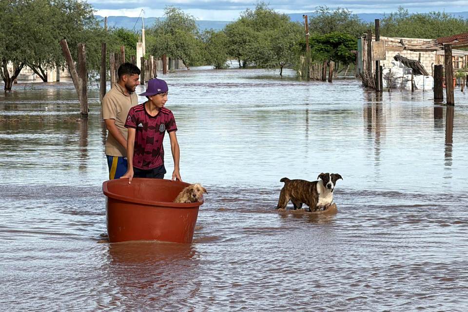 Tormenta tropical Polo causa inundaciones y cientos de damnificadas en noroeste de México