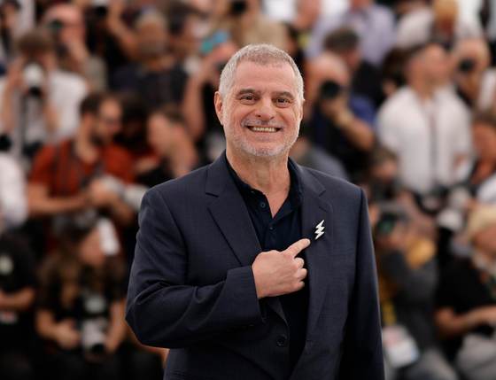 Amor, risa, engaños y espíritus en la "apuesta" inaugural de Cannes 'La Vénus électrique'