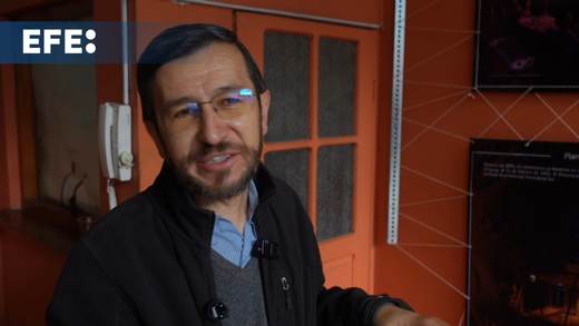 Bolivia exhibe roca traída por el Apolo 17 que recuerda su aporte a la carrera espacial