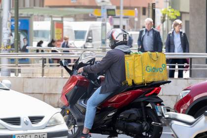 La OIT aprueba un histórico convenio para proteger a los trabajadores de las plataformas digitales