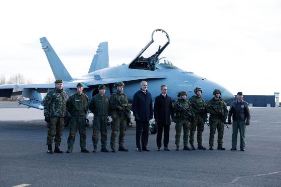 Felipe VI visita una base militar finlandesa en Laponia a disposición de la OTAN