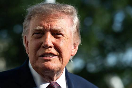 Trump se moviliza a un mes de las legislativas que ha convertido en un "autorreferéndum"