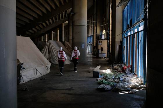 Una semana después, los desplazados libaneses aún no confían en el alto el fuego