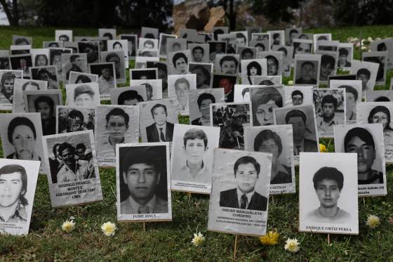 Familias de víctimas de conflicto interno de Perú denuncian intentos de borrar la historia