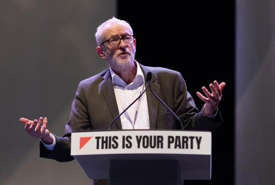 Jeremy Corbyn, Pablo Iglesias y Clara López, entre los participantes de la flotilla a Cuba