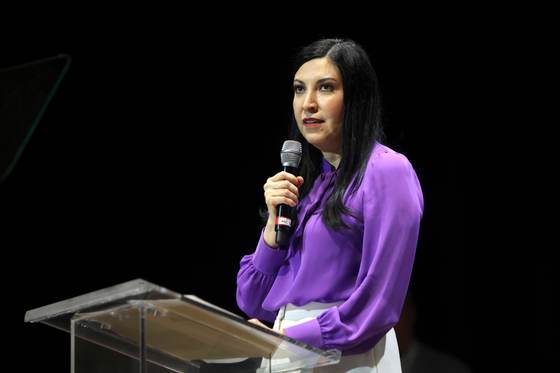 Gobernadora del Banco de México alerta de rezagos en igualdad de género en la banca