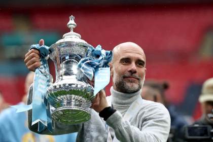 Guardiola muestra todo su apoyo al Manchester City: "Superaremos esto juntos"
