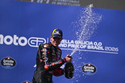 El italiano Marco Bezzecchi domina de principio a fin y es nuevo líder del mundial