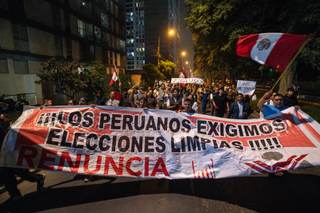 Se dispara tensión en elecciones de Perú por grito de fraude de candidato ultraderechista