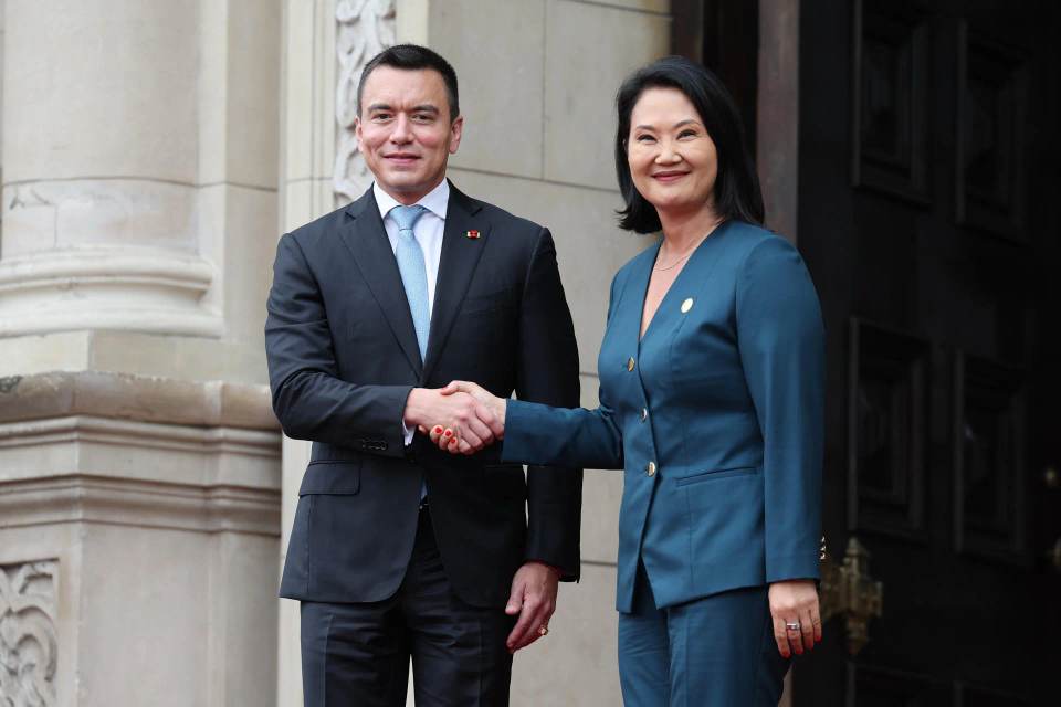 Fujimori y Noboa lideran reunión de Perú y Ecuador sobre seguridad y desarrollo fronterizo