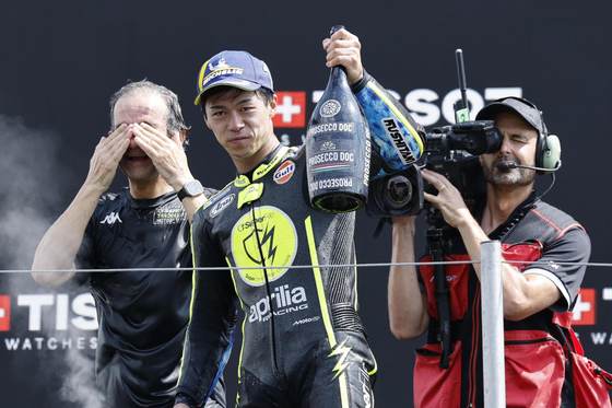 Ai Ogura, David Alonso y Máximo Quiles reinan en el TT Assen