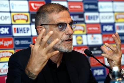 Slaven Bilic vuelve a dirigir a Croacia e intentará retener a Luka Modric en la selección