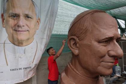 La estatua más grande del mundo en honor al papa León XIV toma forma en Perú