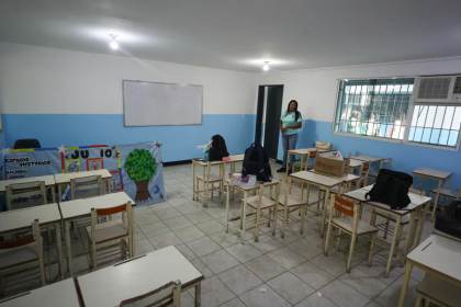 Poca asistencia de alumnos en comienzo de clases en región venezolana devastada por sismos