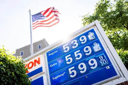 EE.UU. considera suspender impuesto a la gasolina ante alza de precios por guerra con Irán