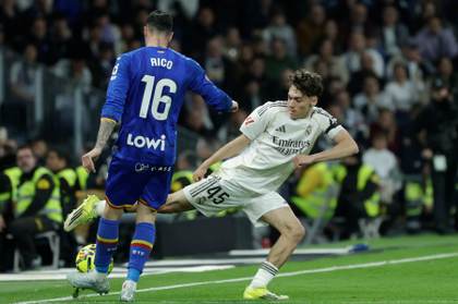 La primera titularidad amarga de Thiago Pitarch: ovación y pitos al cambio