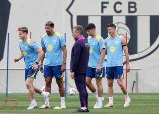 Lamine Yamal, única ausencia en el último entrenamiento del Barcelona antes del Clásico