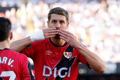 1-1. Valencia y Rayo suman un empate que no es suficiente para la permanencia