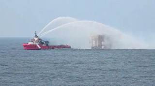 Pemex reporta un incendio sin heridos en una plataforma del golfo de México