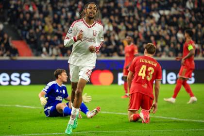3-6. Gol de Araújo, triplete de Barcola y paseo del Liverpool en Linz