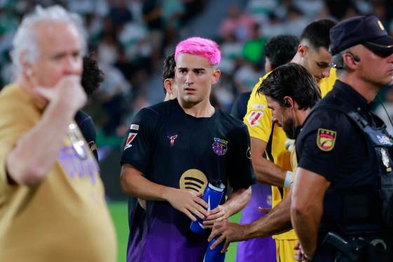 Gavi sigue sin entrenarse en la última sesión antes de la visita del Rayo
